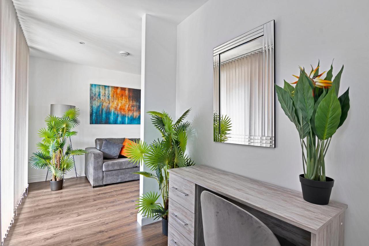 Spacious, Bright & Modern 1 & 2 Bed Apartments At Sligo House - Central Watford Watford  Exterior foto