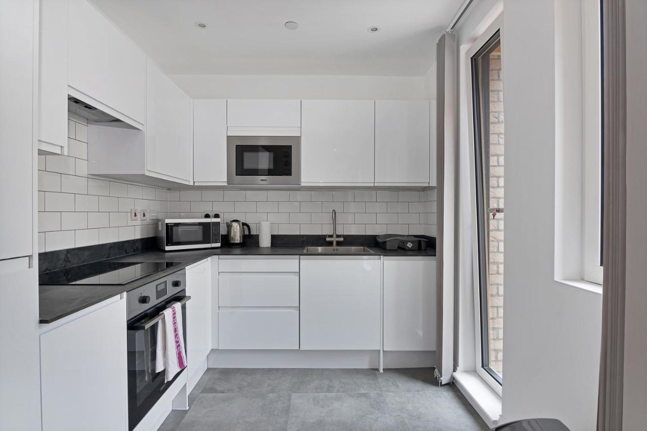 Spacious, Bright & Modern 1 & 2 Bed Apartments At Sligo House - Central Watford Watford  Exterior foto