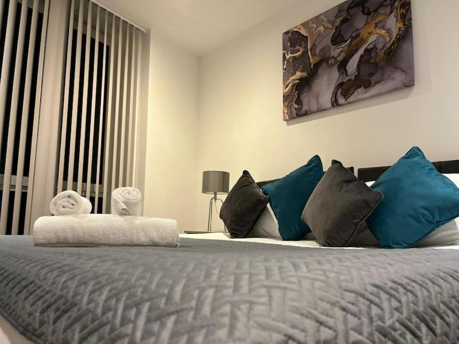 Spacious, Bright & Modern 1 & 2 Bed Apartments At Sligo House - Central Watford Watford  Exterior foto