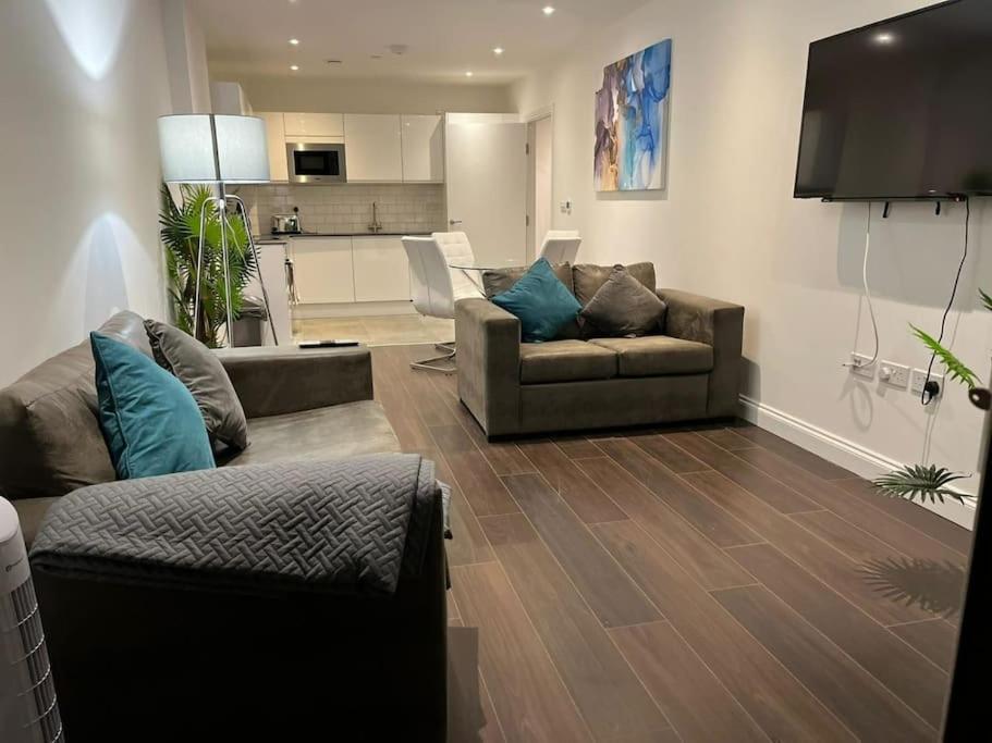Spacious, Bright & Modern 1 & 2 Bed Apartments At Sligo House - Central Watford Watford  Exterior foto